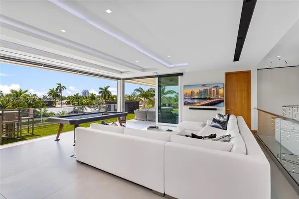 $16,950,000 | 650 Royal Plaza Drive, Fort Lauderdale, FL 33301