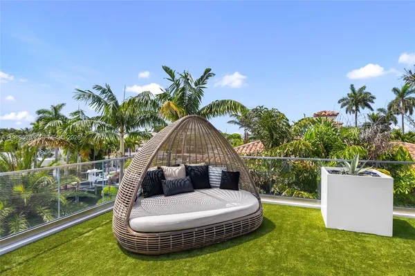 $16,950,000 | 650 Royal Plaza Drive, Fort Lauderdale, FL 33301