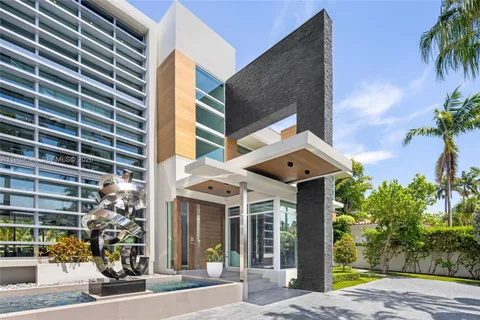 $16,950,000 | 650 Royal Plaza Drive, Fort Lauderdale, FL 33301