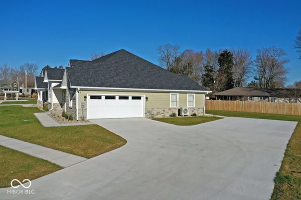 $339,900 | 315 Blue River Drive, Knightstown, IN 46148