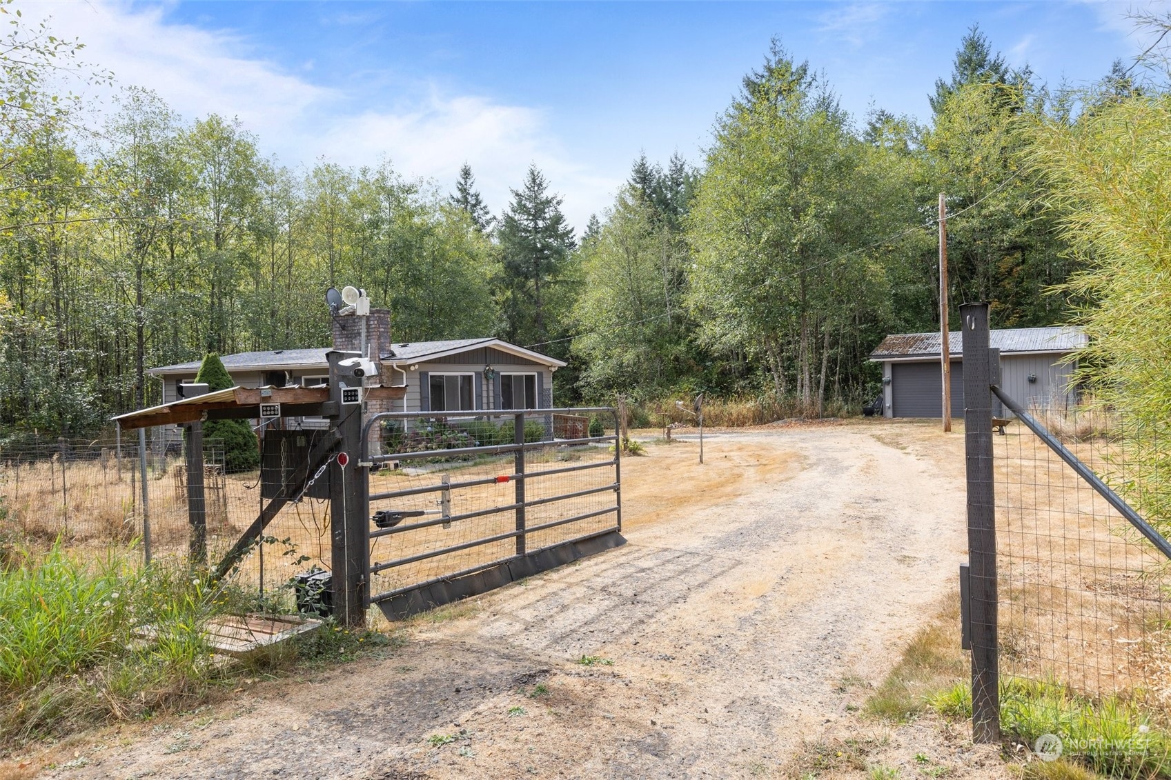 1001 Logan Hill Road Chehalis, WA 98532 - Photo 7 of 23 a view of a roof deck