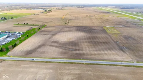 $900,000 | 11901 Highway 32, Zionsville, IN 46077