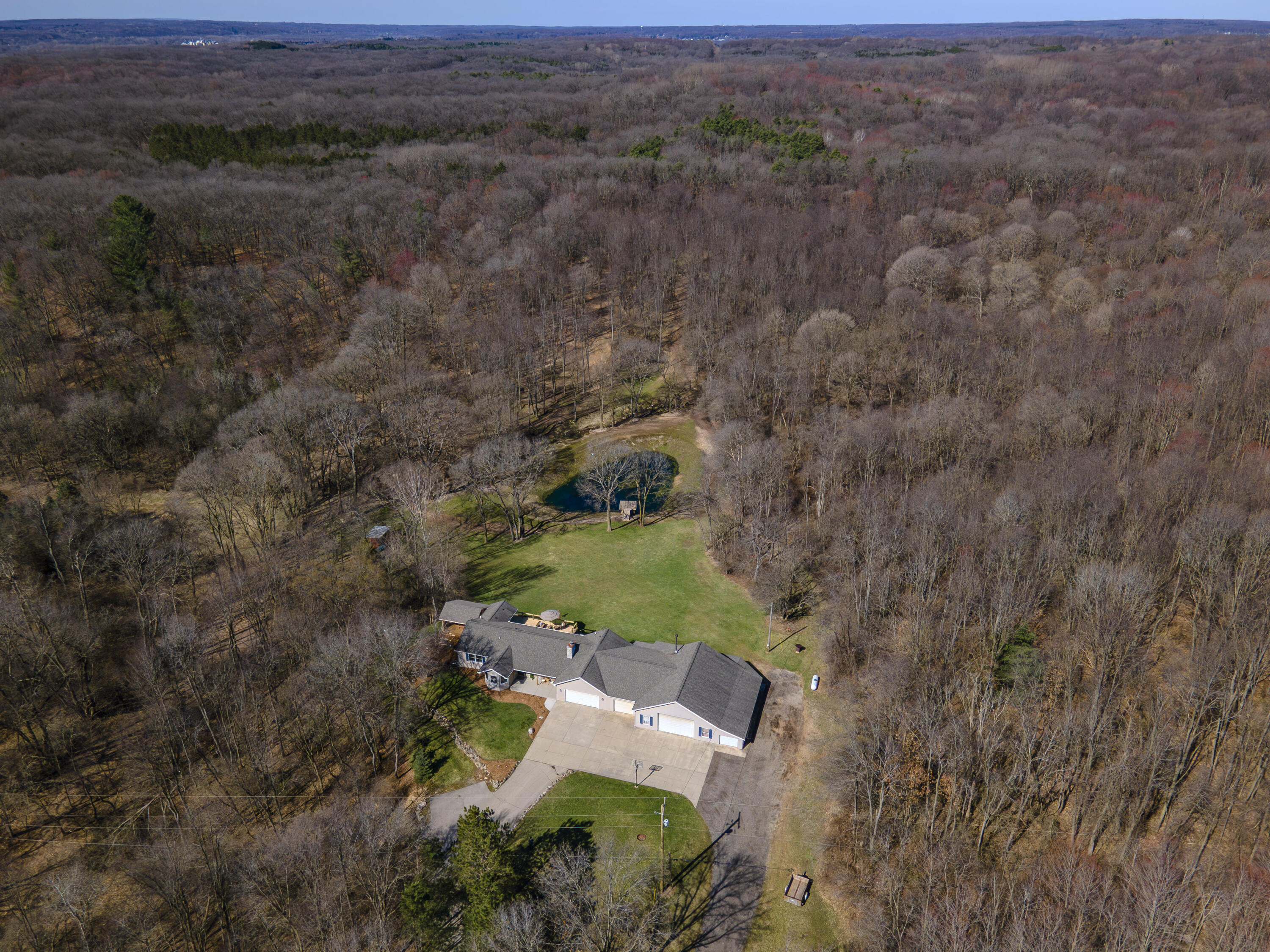 2470 Whites Bridge Road Lowell, MI 49331 - Photo 2 of 91 File 169