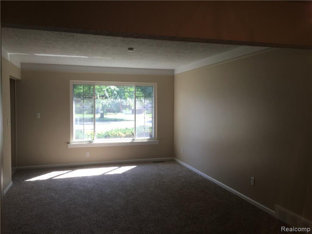14205 Merriman Road Livonia, MI 48154 - Photo 6 of 16 2016-08-26 11.26