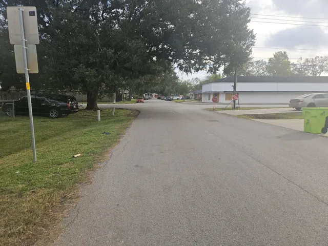 a view of road with yard