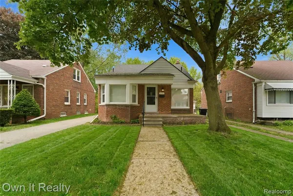 $229,900 | 10021 Grayfield, Redford, MI 48239