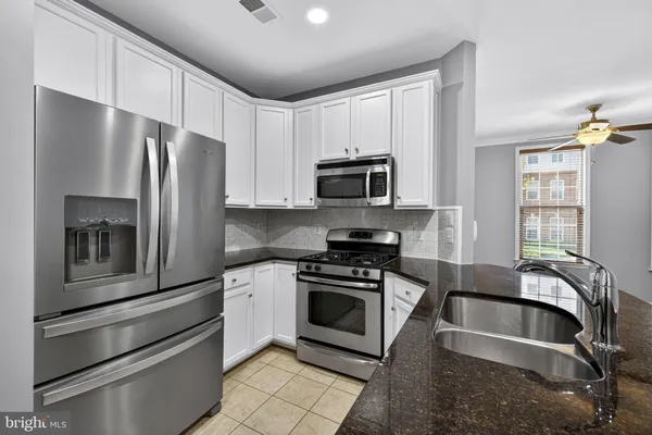 $490,000 | 19464 Promenade Drive, Leesburg, VA 20176