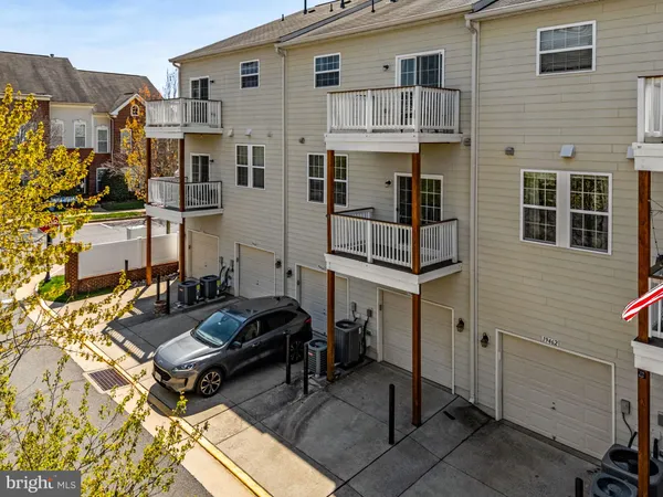 $490,000 | 19464 Promenade Drive, Leesburg, VA 20176