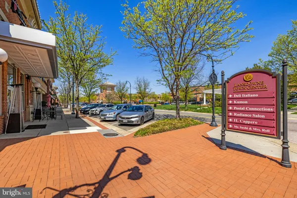 $490,000 | 19464 Promenade Drive, Leesburg, VA 20176