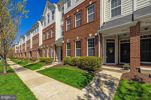 $490,000 | 19464 Promenade Drive, Leesburg, VA 20176