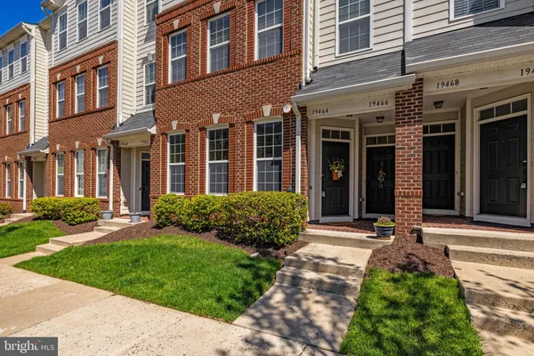 $490,000 | 19464 Promenade Drive, Leesburg, VA 20176