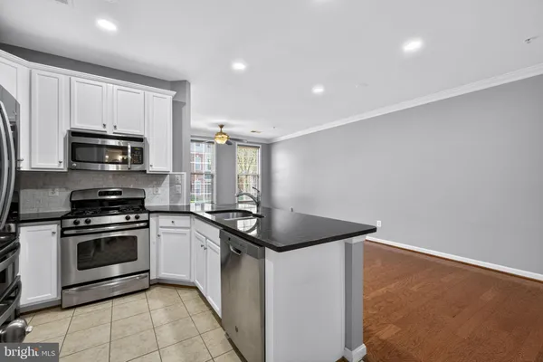 $490,000 | 19464 Promenade Drive, Leesburg, VA 20176