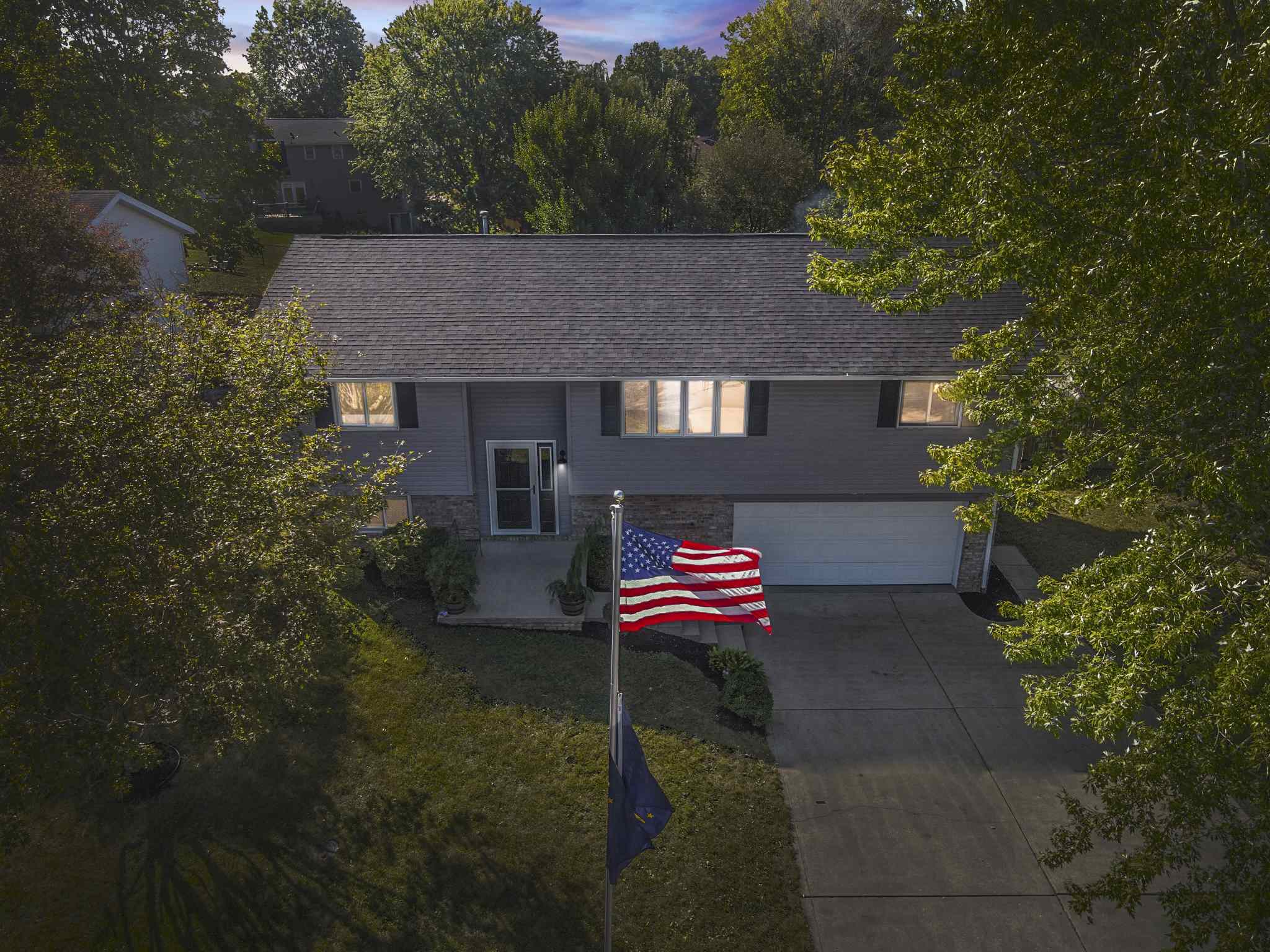 1286 Marigold Road Bloomington, IN 47401 - Photo 2 of 28 Gallery Image 2