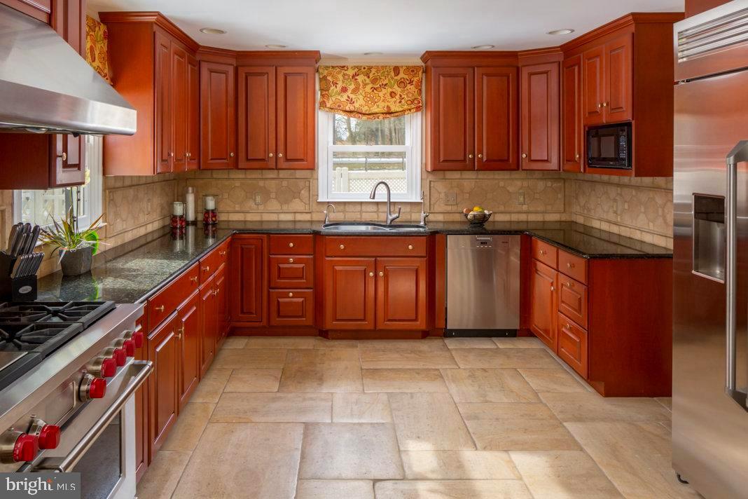 296 Church Road Devon, PA 19333 - Photo 7 of 40 Kitchen