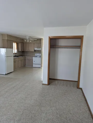 $724 | 376 4th Street East, Unit 11, Halstad, MN 56548