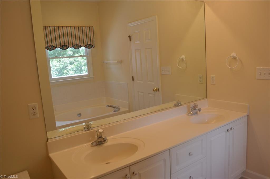 7066 Bridgewood Road Clemmons, NC 27012 - Photo 23 of 30 Gallery Image 23