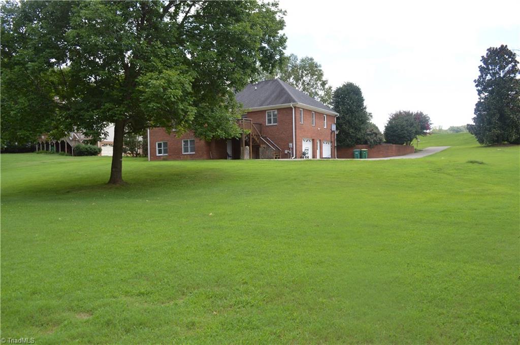 7066 Bridgewood Road Clemmons, NC 27012 - Photo 4 of 30 Gallery Image 4
