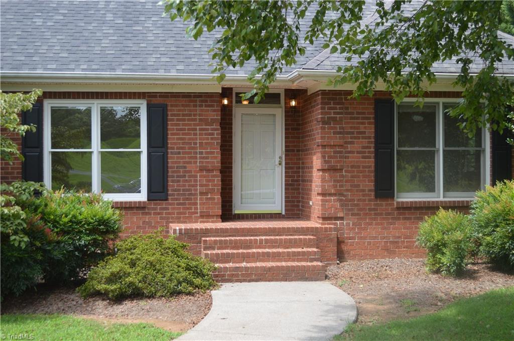 7066 Bridgewood Road Clemmons, NC 27012 - Photo 6 of 30 Gallery Image 6