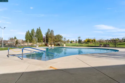 $648,000 | 400 Websters Court, Roseville, CA 95747