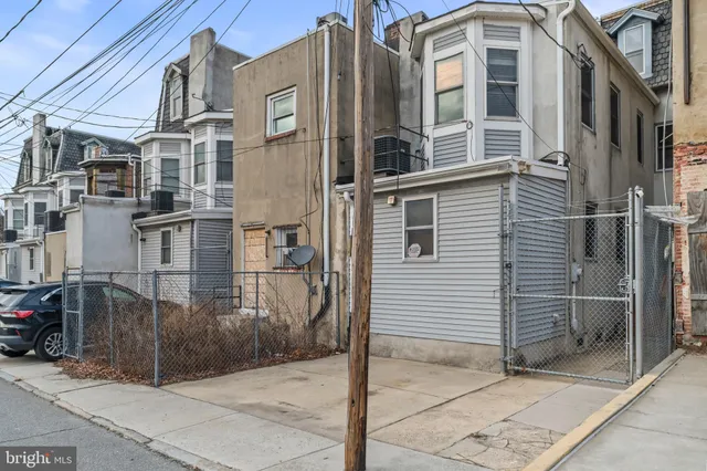 $2,400 | 614 Benson Street, Camden, NJ 08103