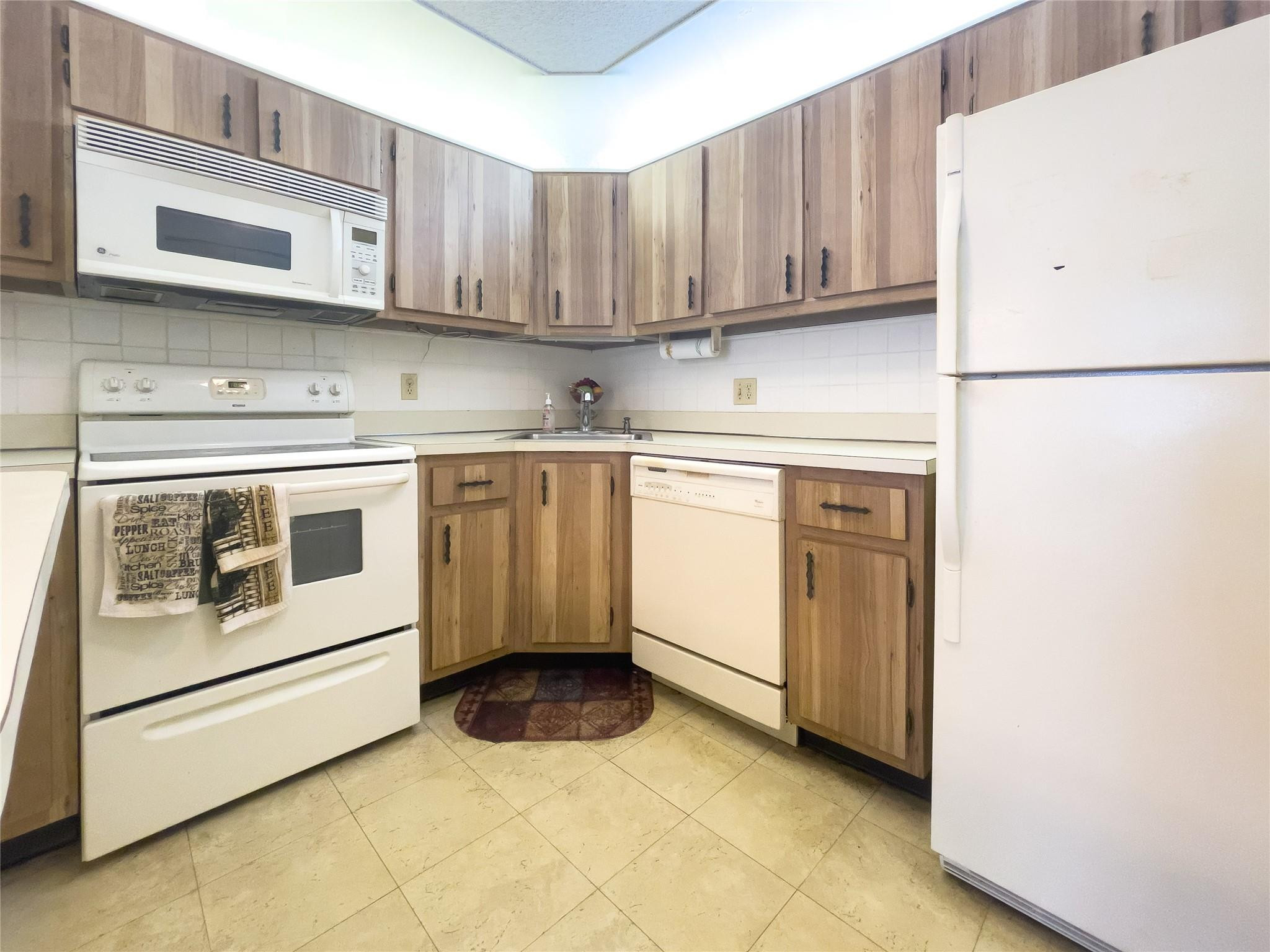 326 Pine Ridge Circle, Unit D2 Greenacres, FL 33463 - Photo 4 of 29 Photo 4