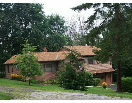 3520 McRoberts Road Castle Shannon, PA 15234 - Photo 1 of 7 Gallery Image 1