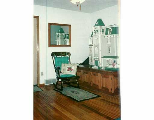 3520 McRoberts Road Castle Shannon, PA 15234 - Photo 7 of 7 Gallery Image 7