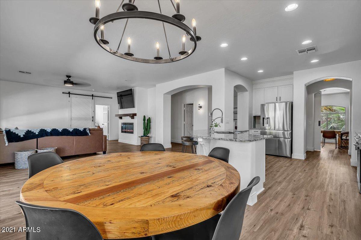 9802 Tangerine Road Florence, AZ 85132 - Photo 14 of 39 14-13-2Dining