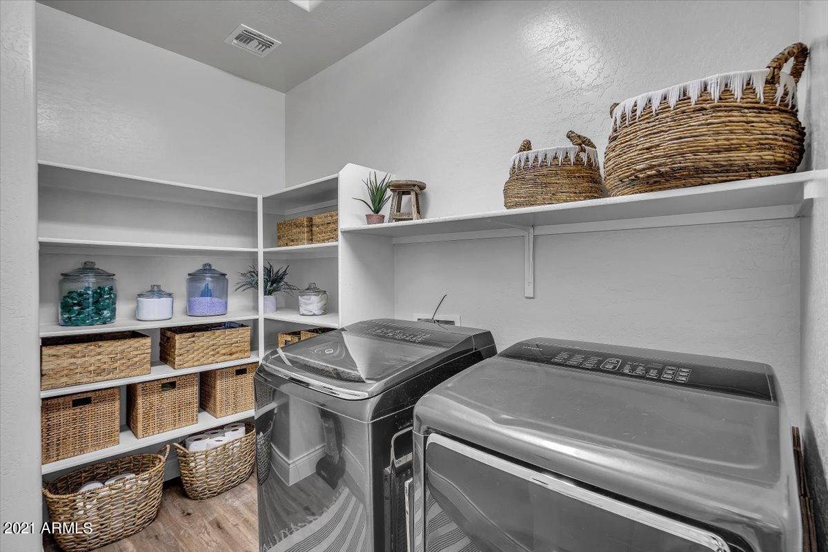 9802 Tangerine Road Florence, AZ 85132 - Photo 24 of 39 24-22Laundry
