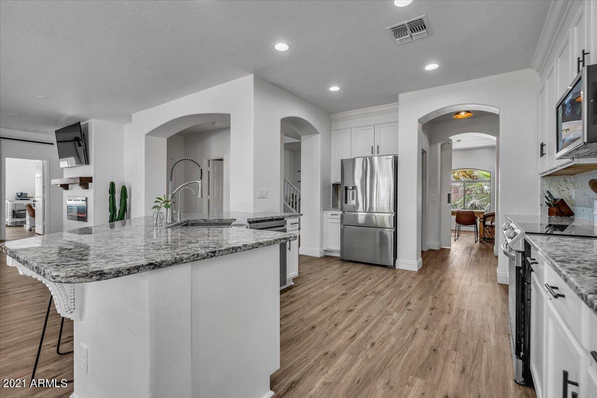 9802 Tangerine Road Florence, AZ 85132 - Photo 10 of 39 10-10Kitchen