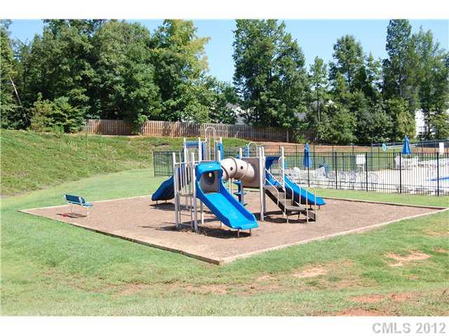 10529 Gold Pan Road Charlotte, NC 28215 - Photo 11 of 13 a view of a park with slide