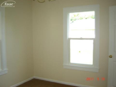 2080 Eberly Road Flint, MI 48532 - Photo 6 of 9 20125073-6.JPG