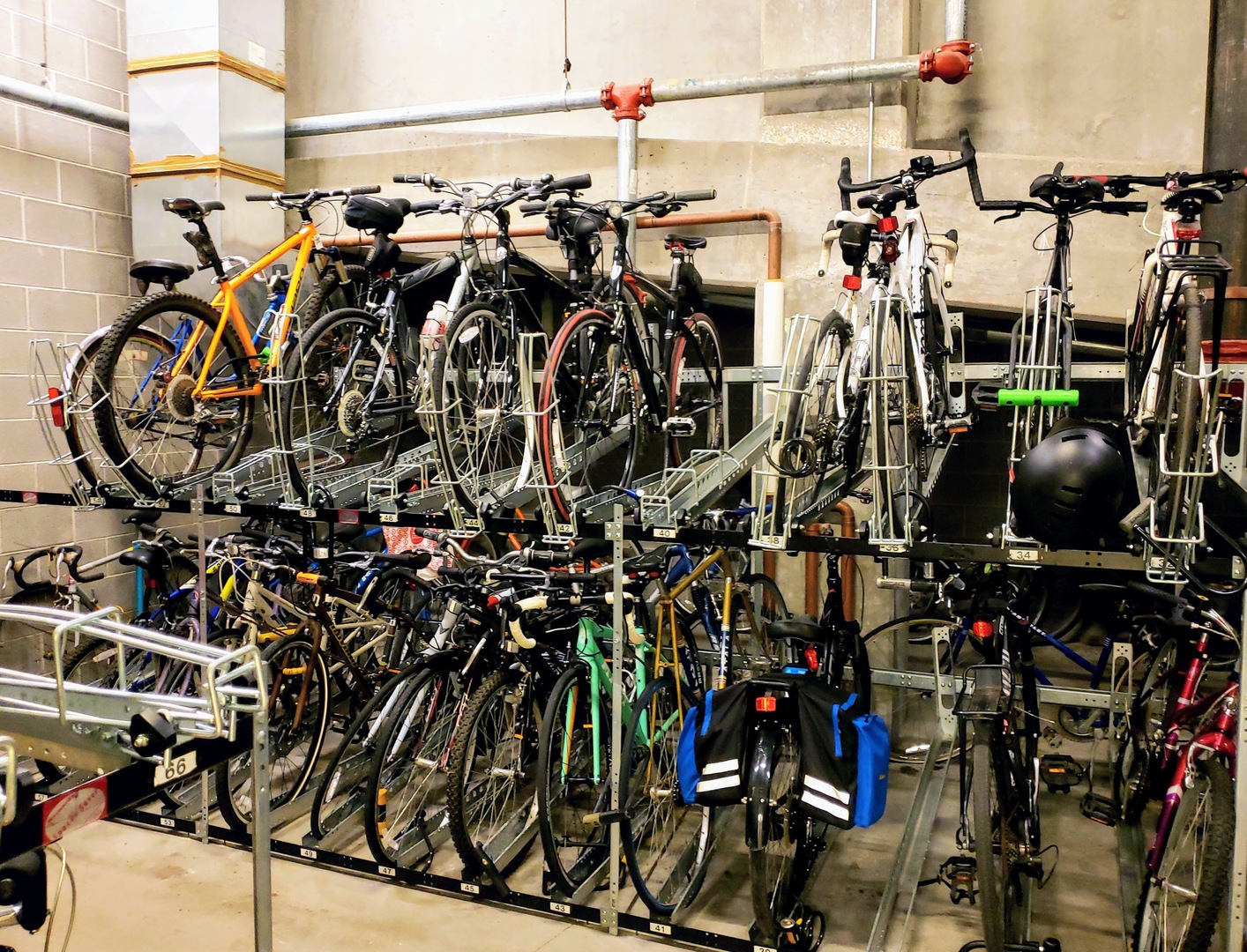 200 North Jefferson Street, Unit 601 Chicago, IL 60661 - Photo 20 of 27 a view of a bike storage