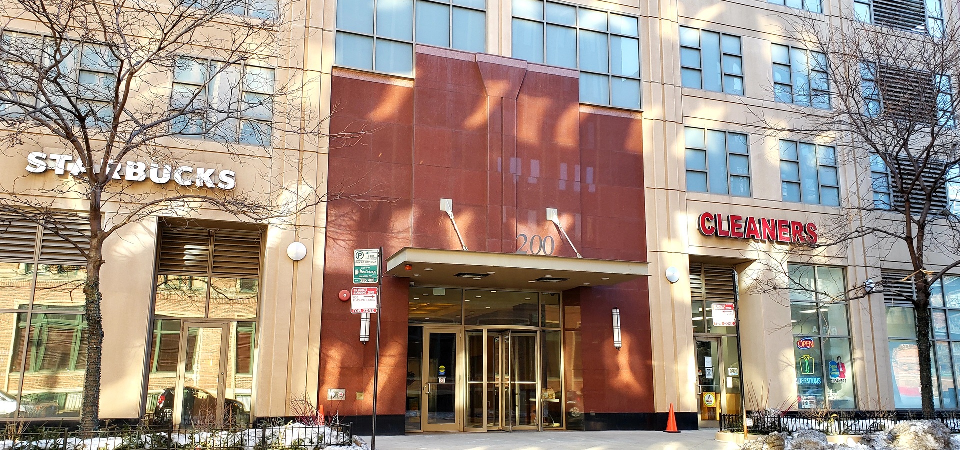 200 North Jefferson Street, Unit 601 Chicago, IL 60661 - Photo 22 of 27 a view of a building with a street