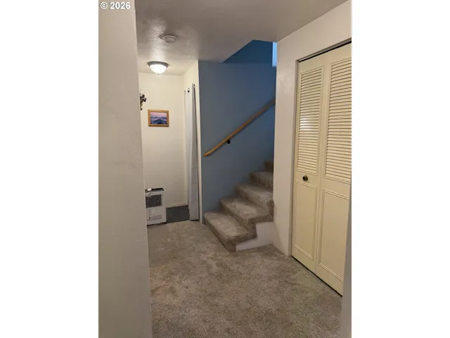 $279,999 | 422 Stonewood Drive, Eugene, OR 97405