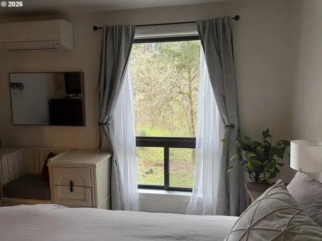 $279,999 | 422 Stonewood Drive, Eugene, OR 97405