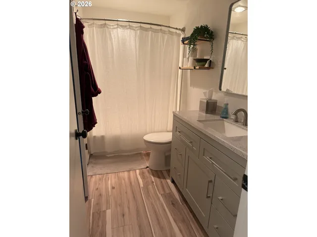 $279,999 | 422 Stonewood Drive, Eugene, OR 97405