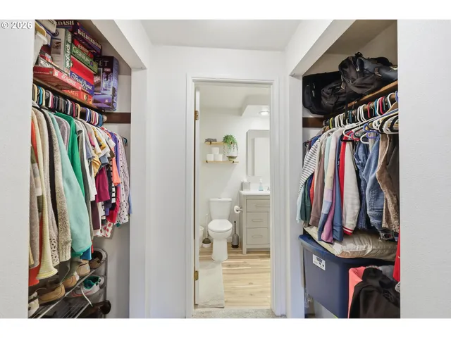 $279,999 | 422 Stonewood Drive, Eugene, OR 97405