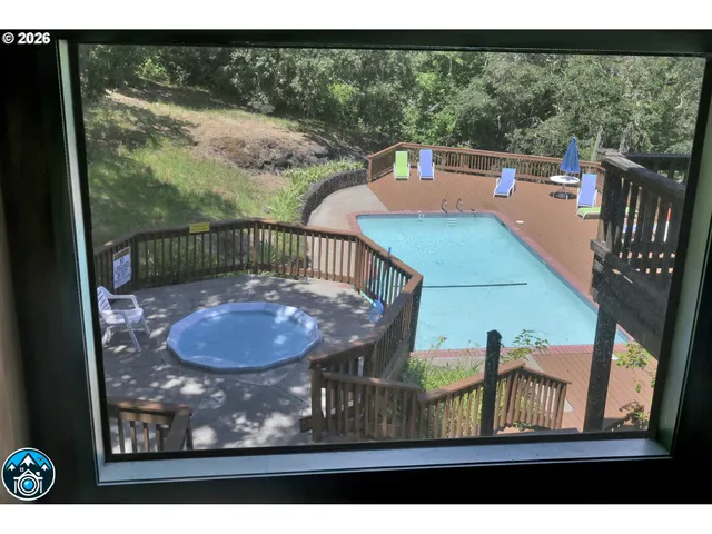 $279,999 | 422 Stonewood Drive, Eugene, OR 97405