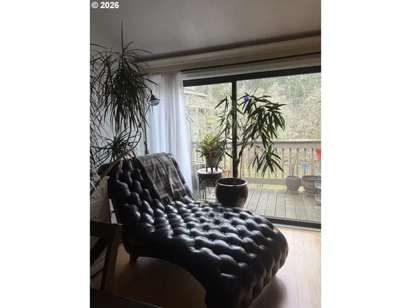 $279,999 | 422 Stonewood Drive, Eugene, OR 97405