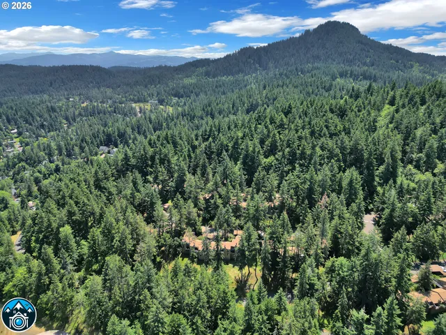 $279,999 | 422 Stonewood Drive, Eugene, OR 97405