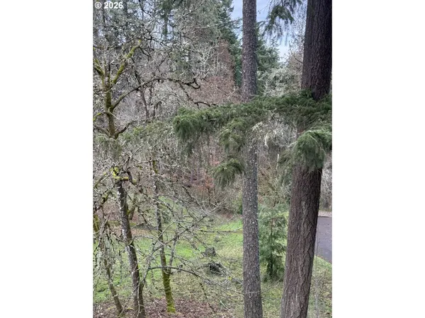 $279,999 | 422 Stonewood Drive, Eugene, OR 97405