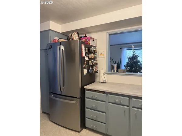 $279,999 | 422 Stonewood Drive, Eugene, OR 97405