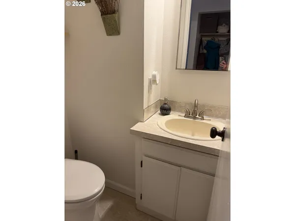 $279,999 | 422 Stonewood Drive, Eugene, OR 97405