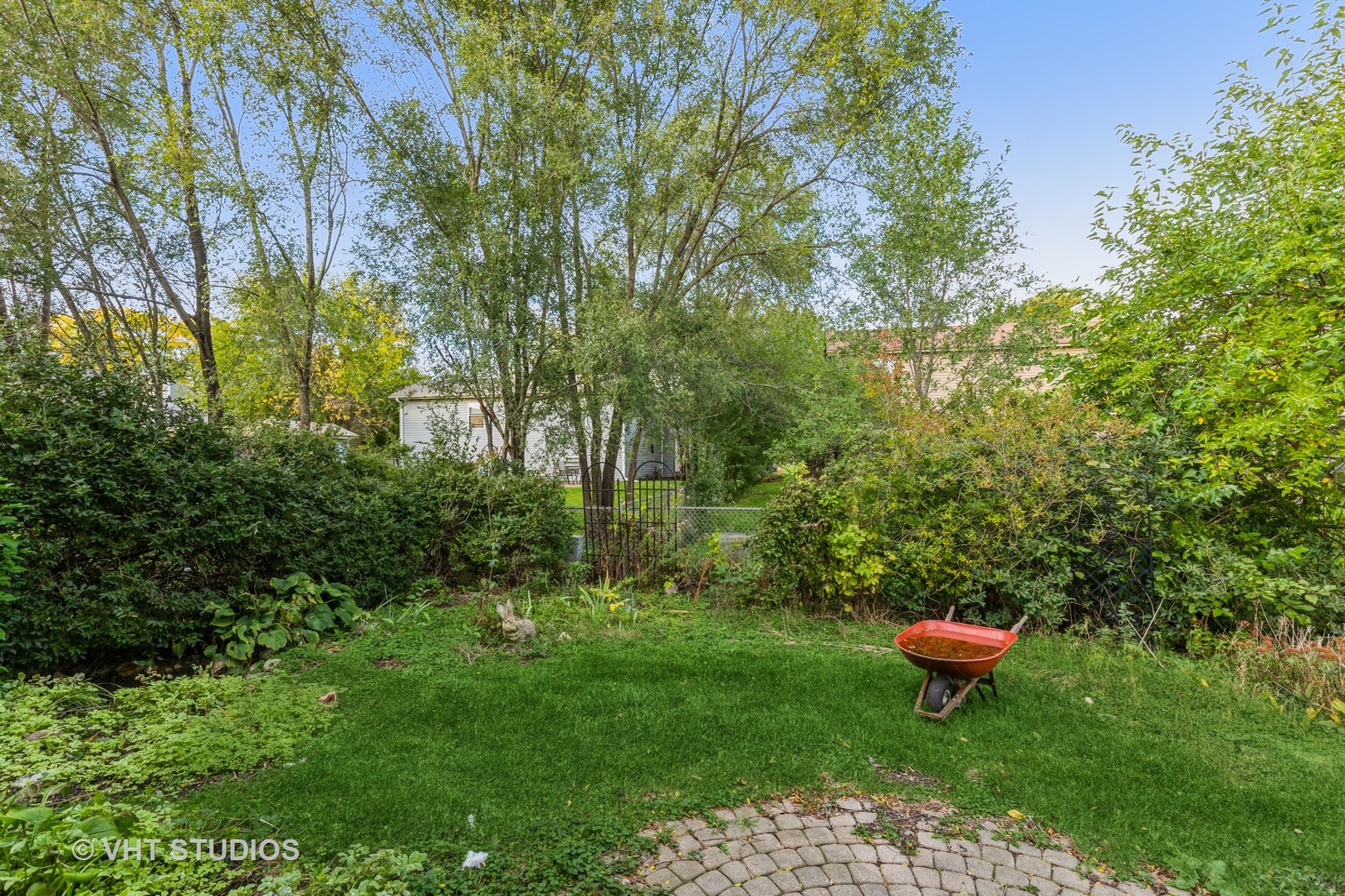 1050 Perry Drive Algonquin, IL 60102 - Photo 11 of 11 a garden view