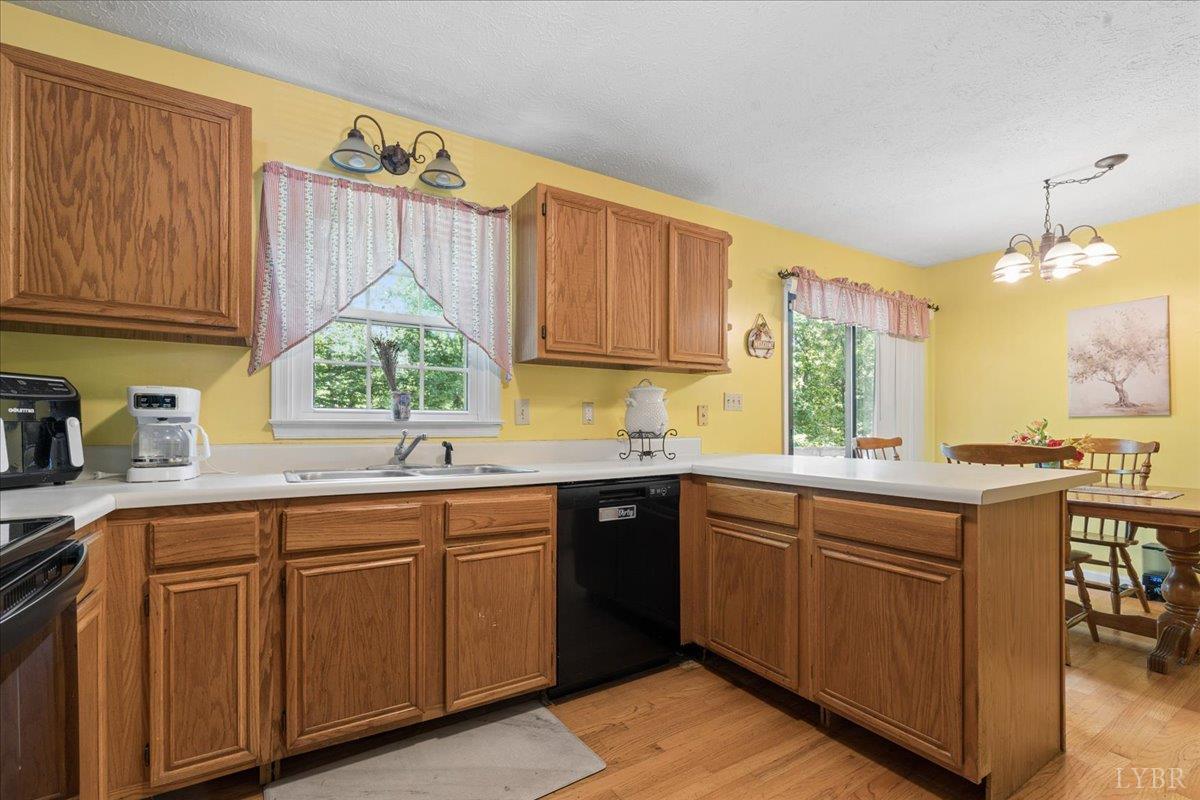 211 Regal Oaks Way Amherst, VA 24521 - Photo 18 of 44 Gallery Image 18