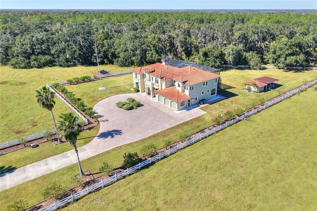 4215 Sb Merrion Road Lakeland, FL 33810 - Photo 2 of 95 a view of a balcony with chairs