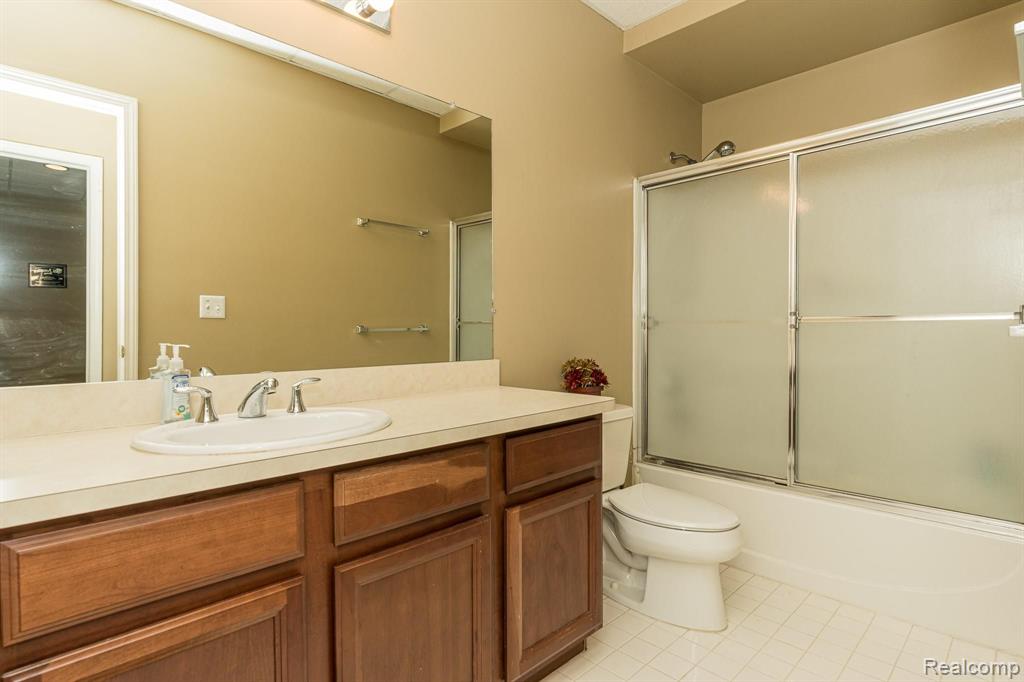 663 West Bluff Court Rochester Hills, MI 48307 - Photo 27 of 38