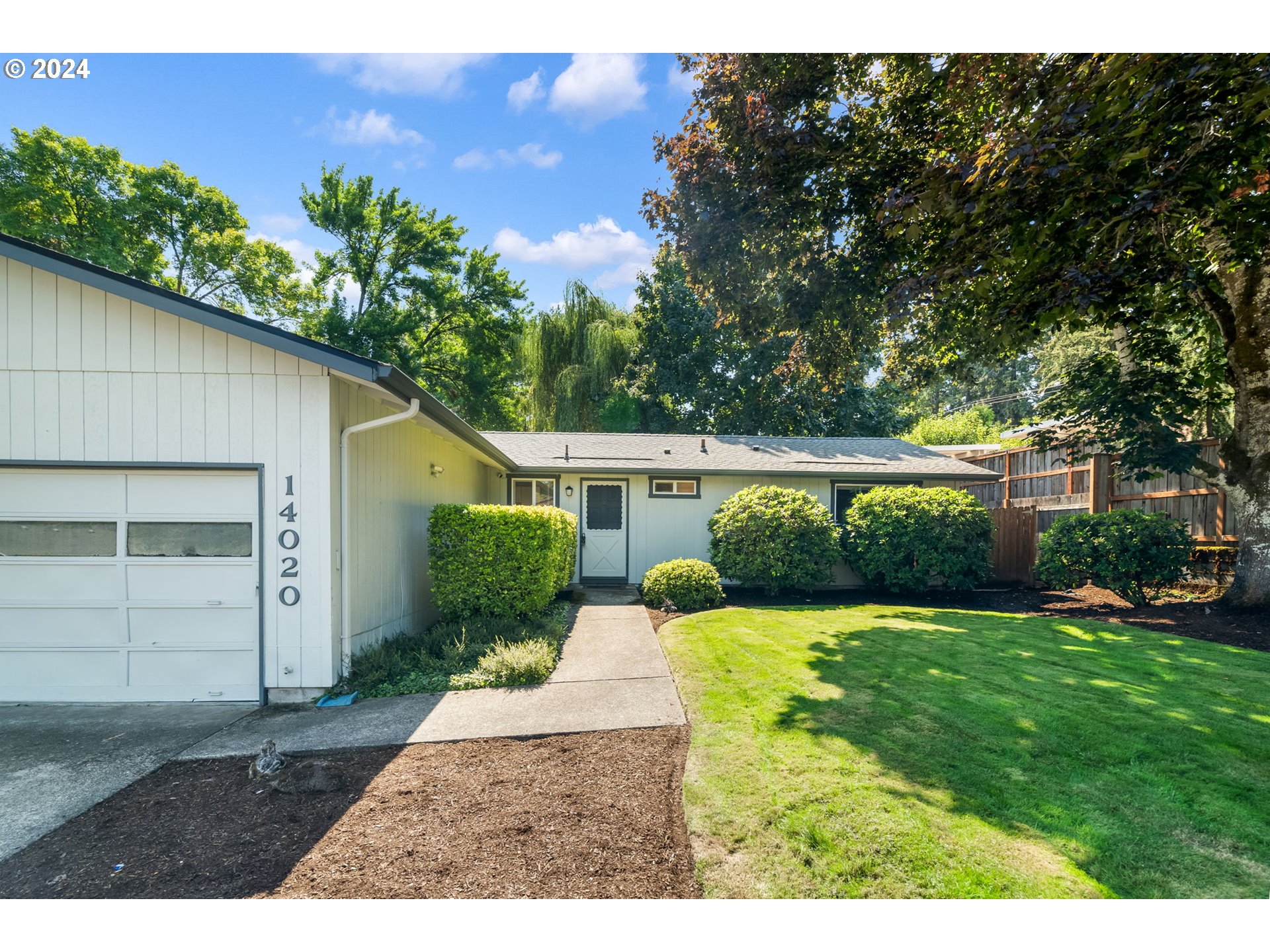 14020 Southwest Lisa Lane Beaverton, OR 97005 - Photo 3 of 40 Gallery Image 3