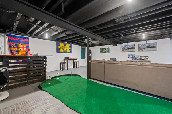 3836 Lesia Drive, Warren, MI 48091